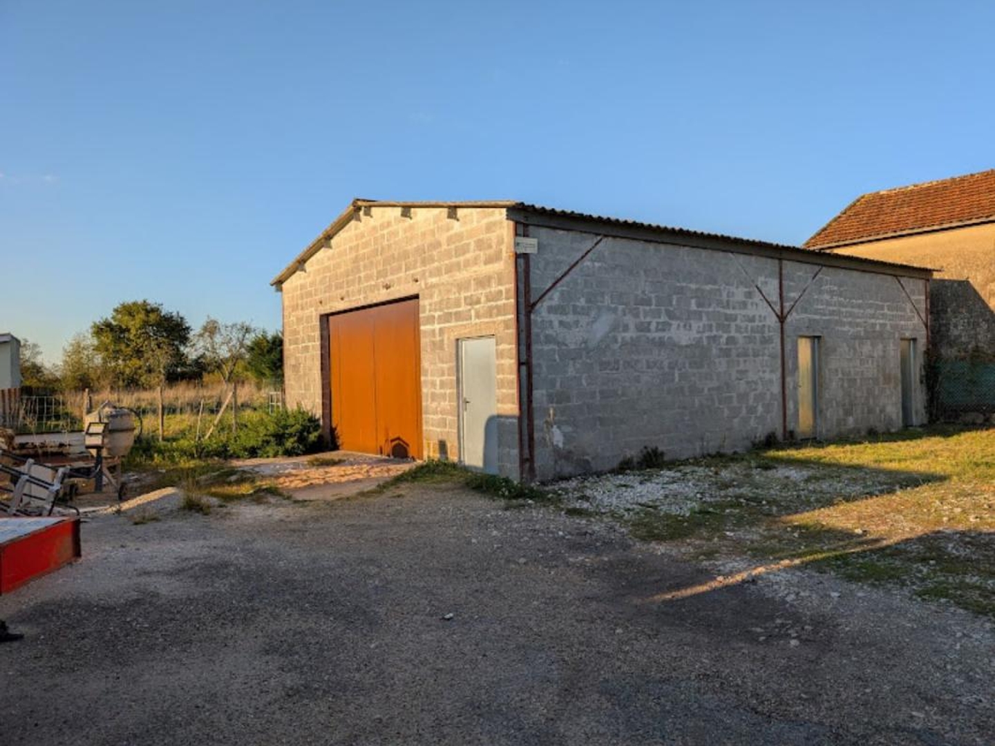 Locaux à vendre - 1 pièce - 100m2 - Les Artigues-De-L... (33570)