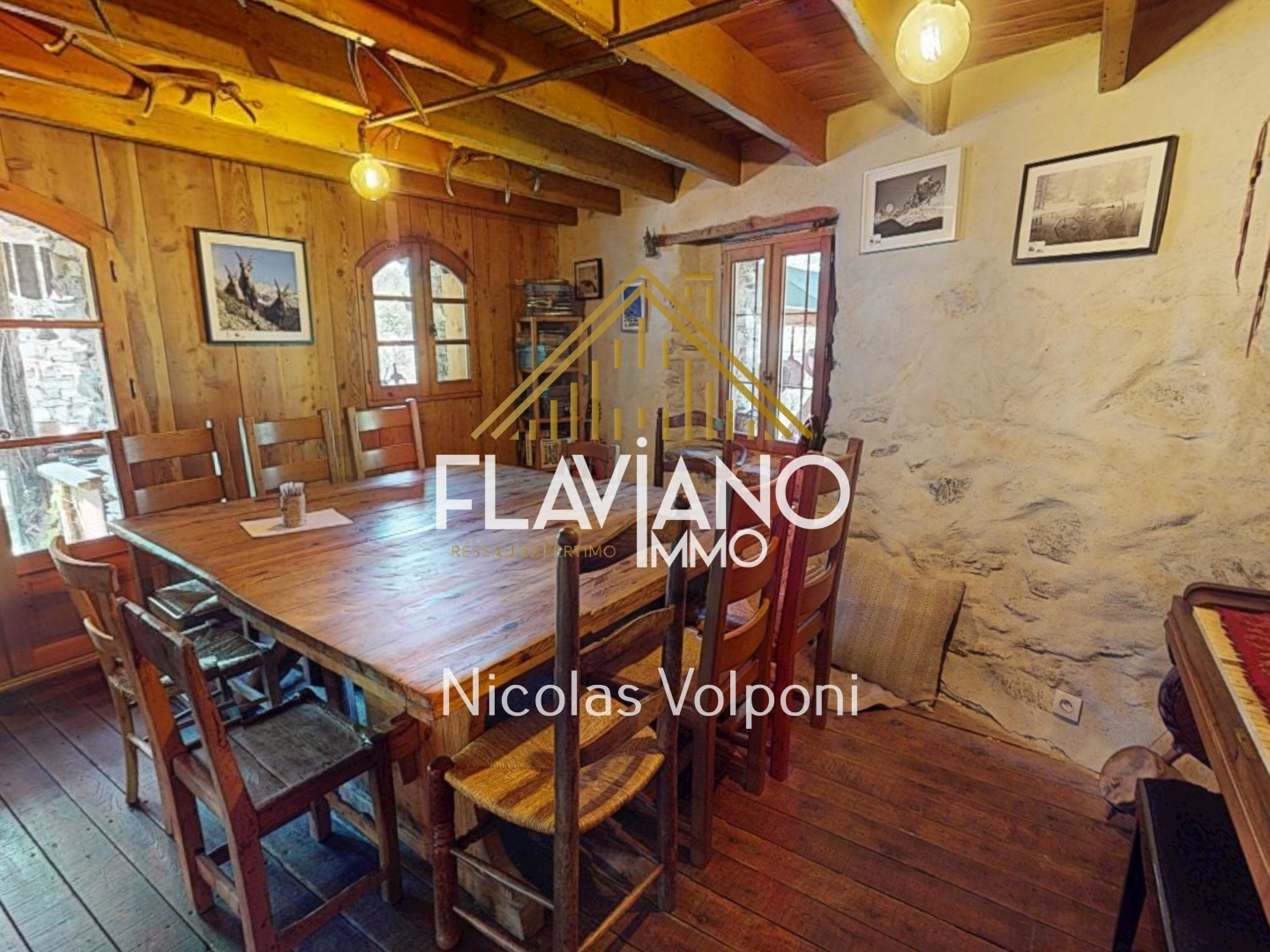 Maison à vendre - 7 pièces - 252m2 - Jausiers (04850)