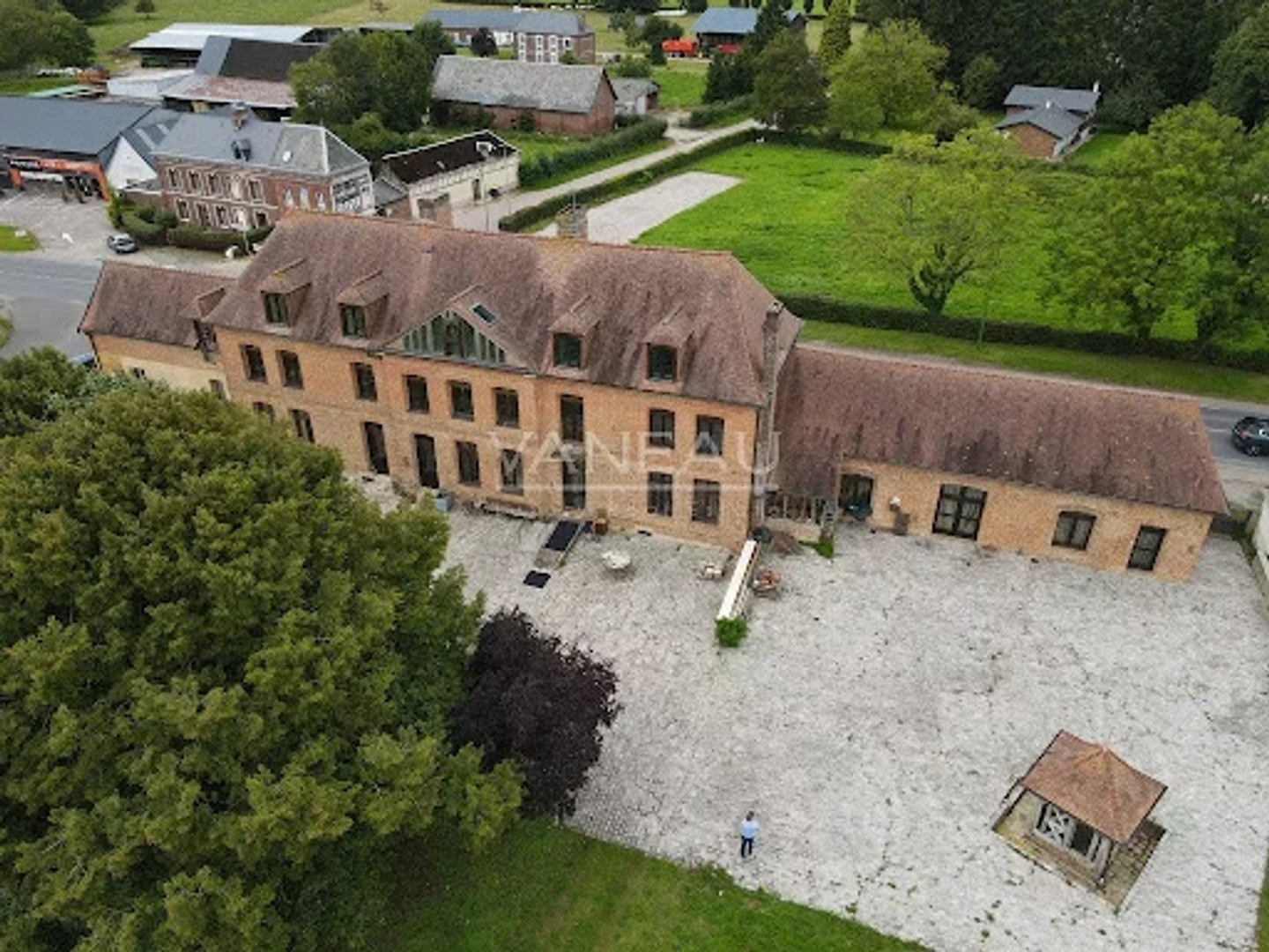 Maison à vendre - 12 pièces - 700m2 - Le Manoir (27460)