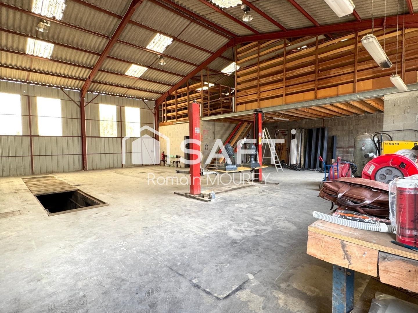 Bureaux 2 pièces 230 m²
