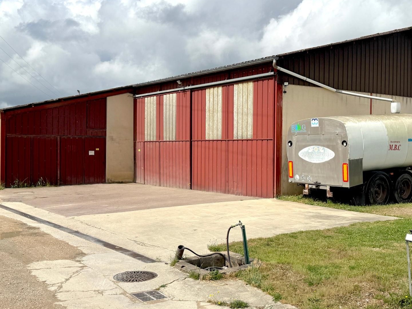 Bureaux à vendre - 2 pièces - 230m2 - Cousance (39190)
