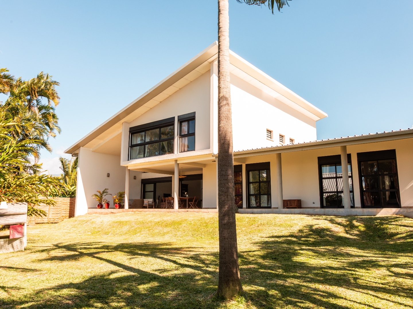 Maison à vendre - 7 pièces - 247m2 - Saint-Benoît (97470)