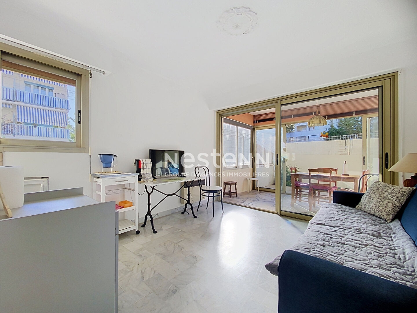 GOLFE JUAN - STUDIO 24 m2- Mer 3 min - VERANDA 8m2- JARDIN 10m2