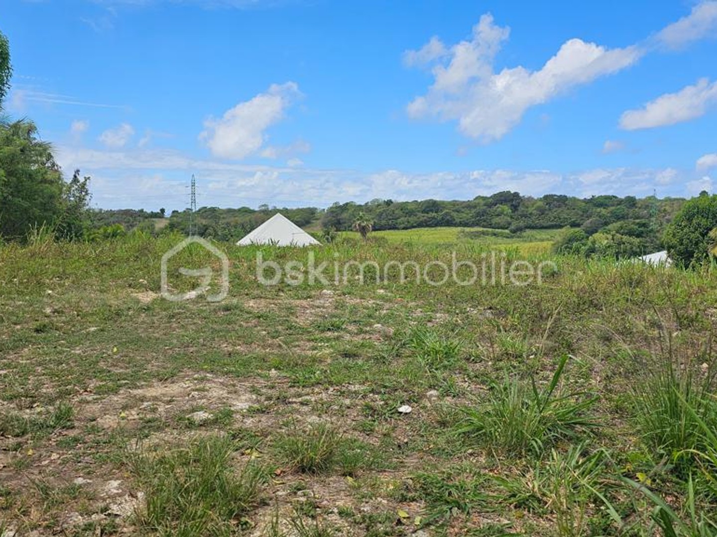Terrain 635 m²
