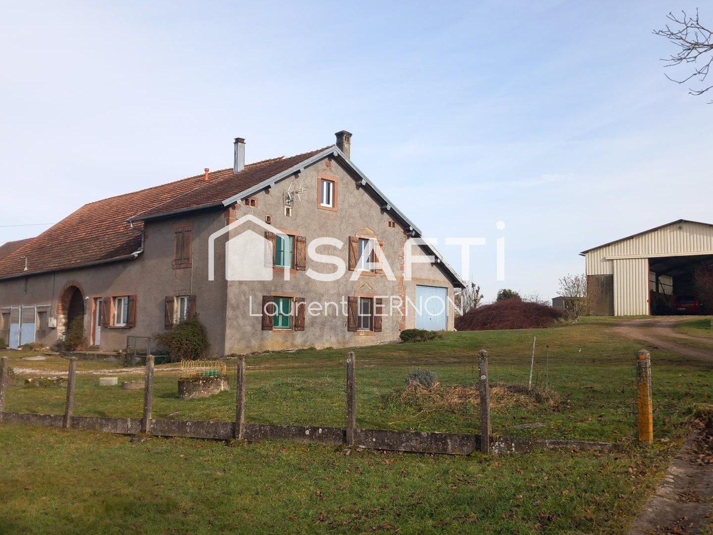 FERME AVEC ATELIER, ETABLES, TERRAIN DE 18132 M²