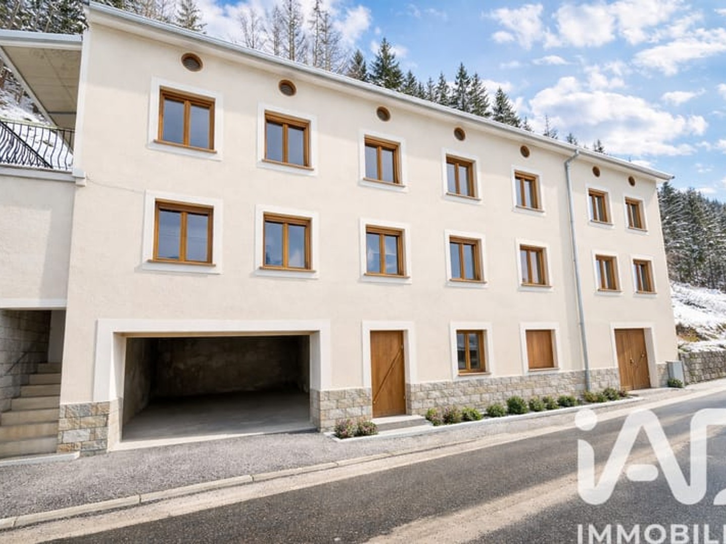 Maison avec appartements 300 m²