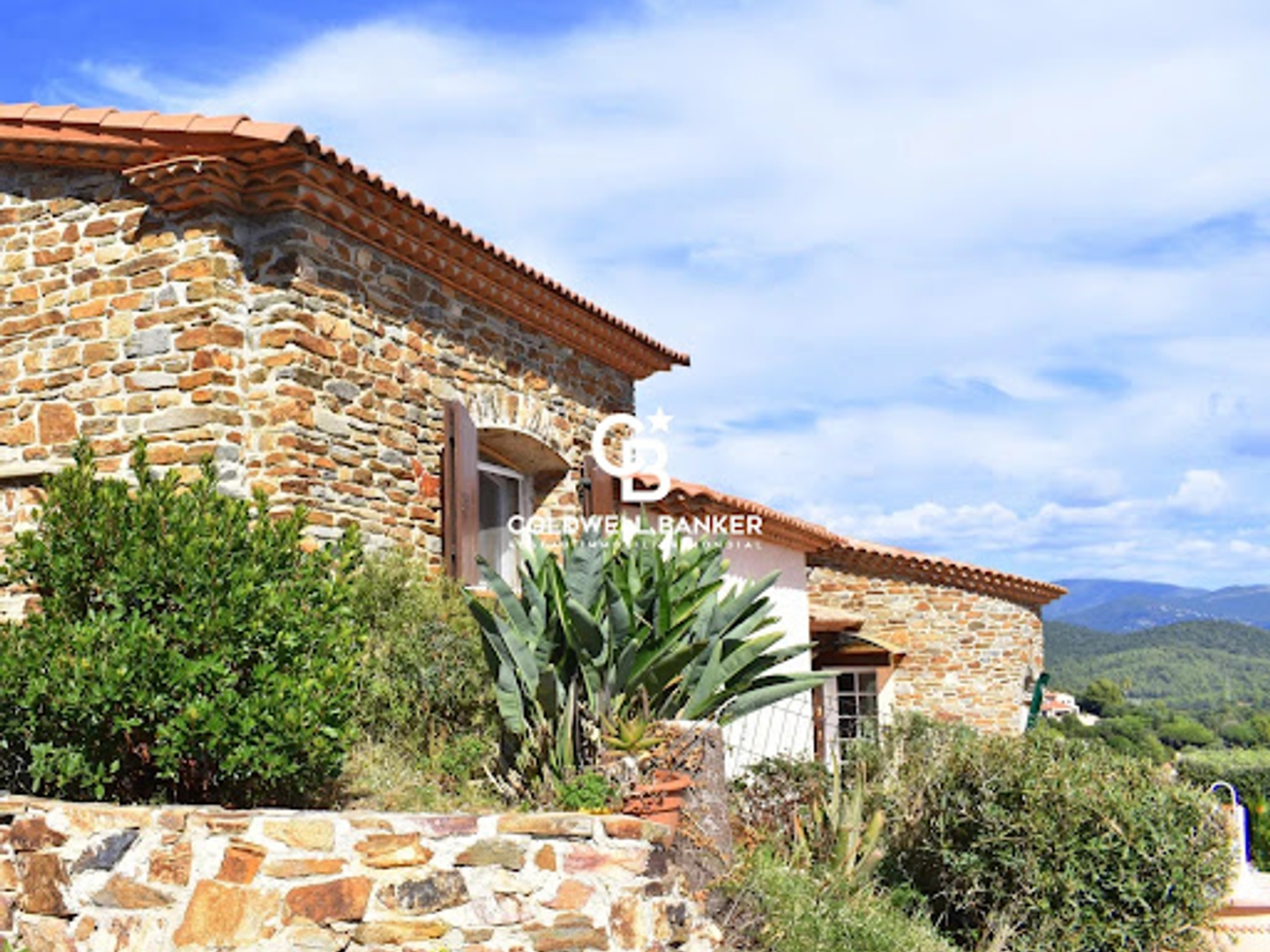 Maison à vendre - 5 pièces - 187m2 - La Londe-Les-Maures (83250)