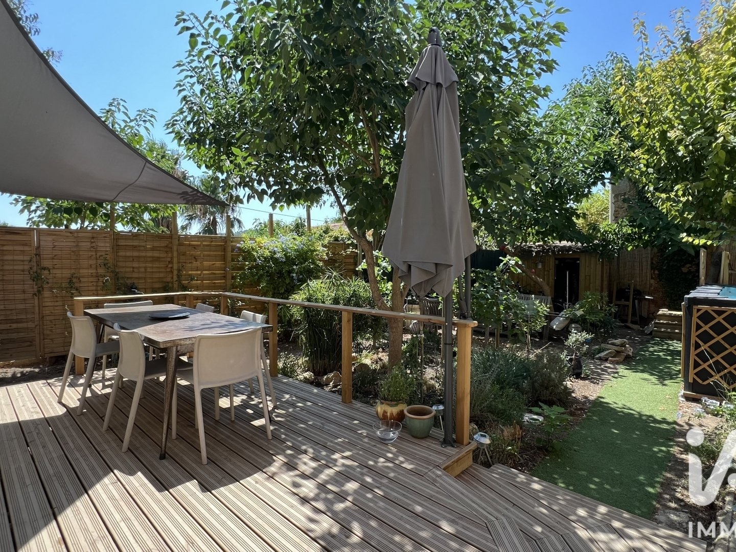 Maison à vendre - 6 pièces - 143m2 - Hyères (83400)