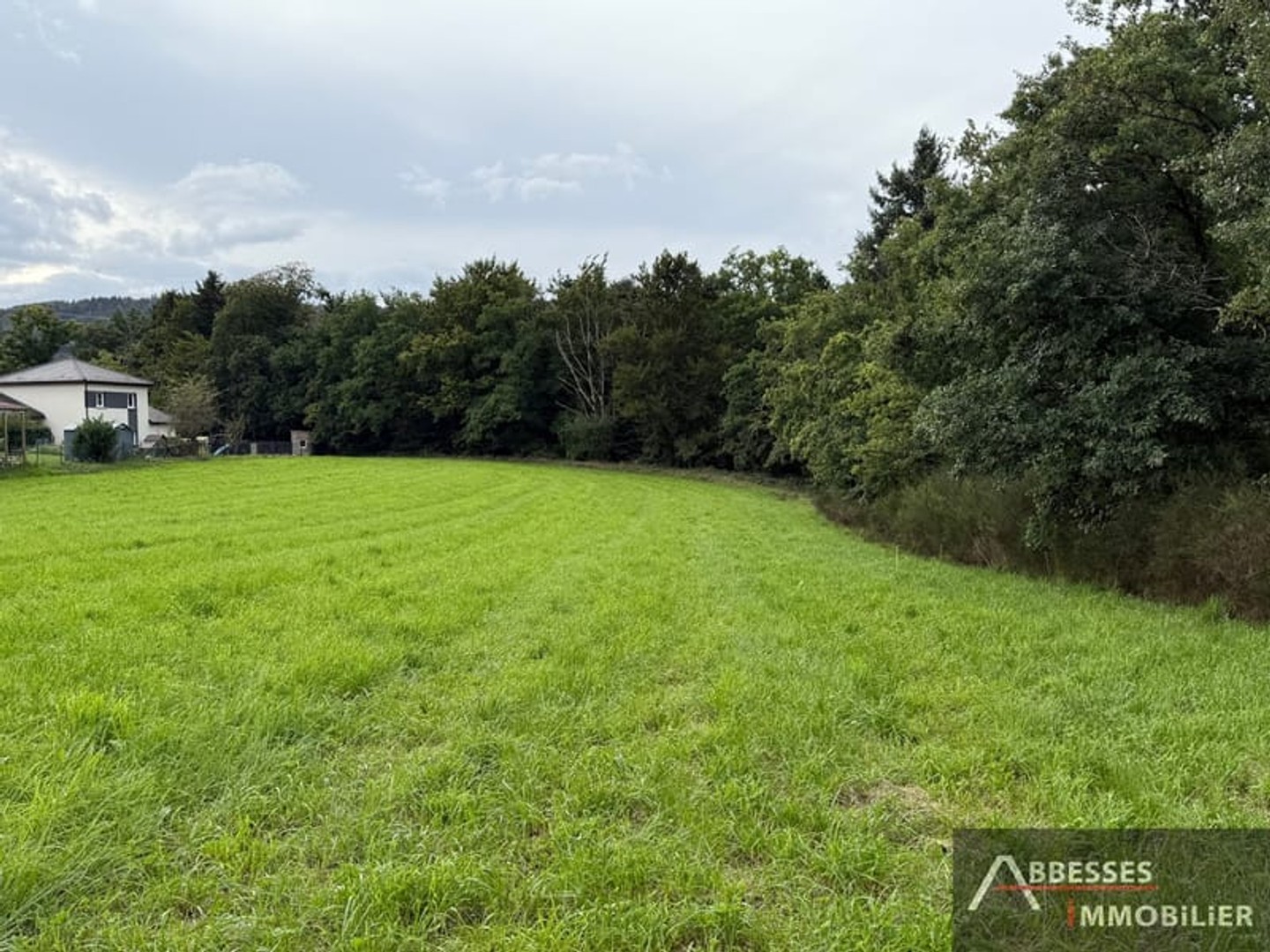 SAINT ETIENNE LES REMIREMONT : Terrain d'environ 2 844 m2