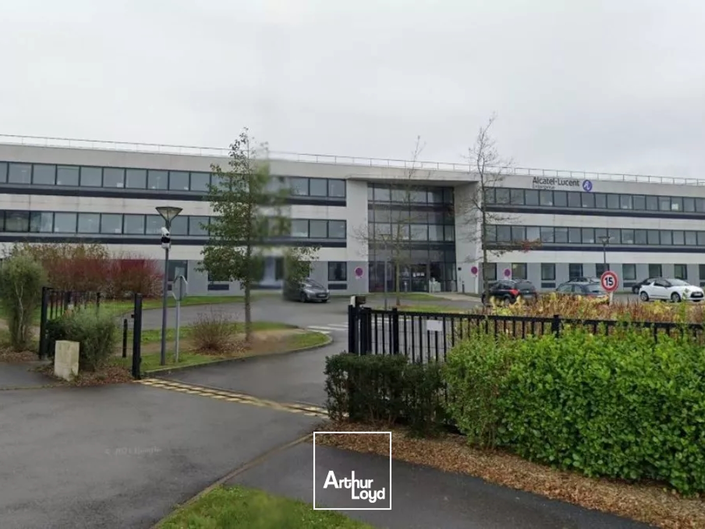 INVESTISSEMENT ENSEMBLE 2 IMMEUBLES 7 500 M² PRAT PIP NORD