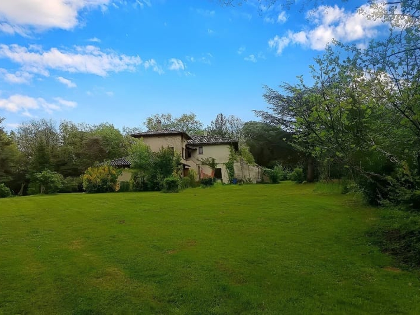 Maison à vendre - 10 pièces - 249m2 - Puycalvel (81440)