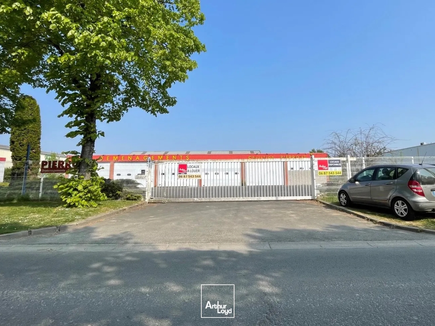 Locaux à vendre - 1660m2 - Saint-Quentin (02100)