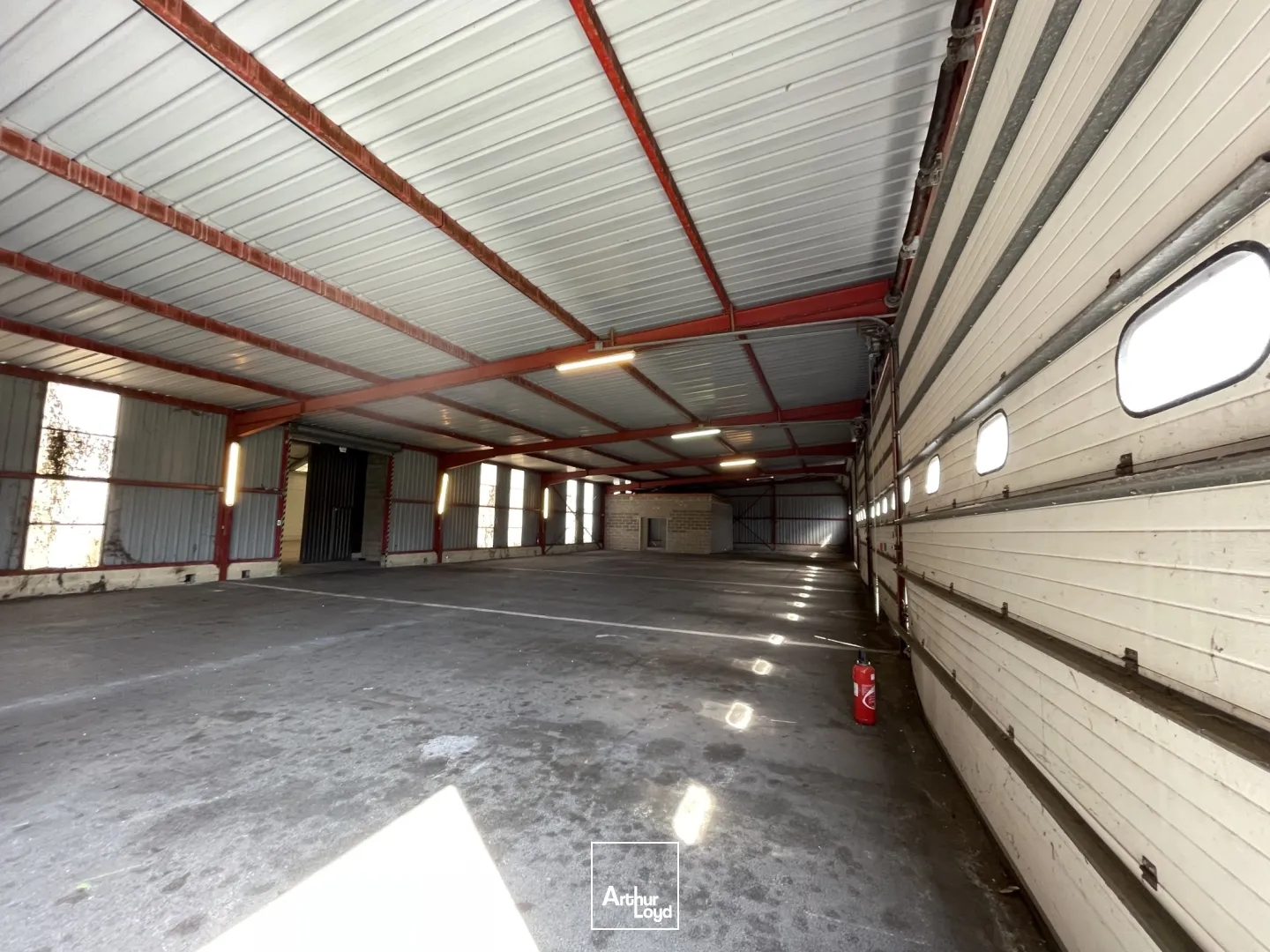 Locaux à vendre - 1660m2 - Saint-Quentin (02100)