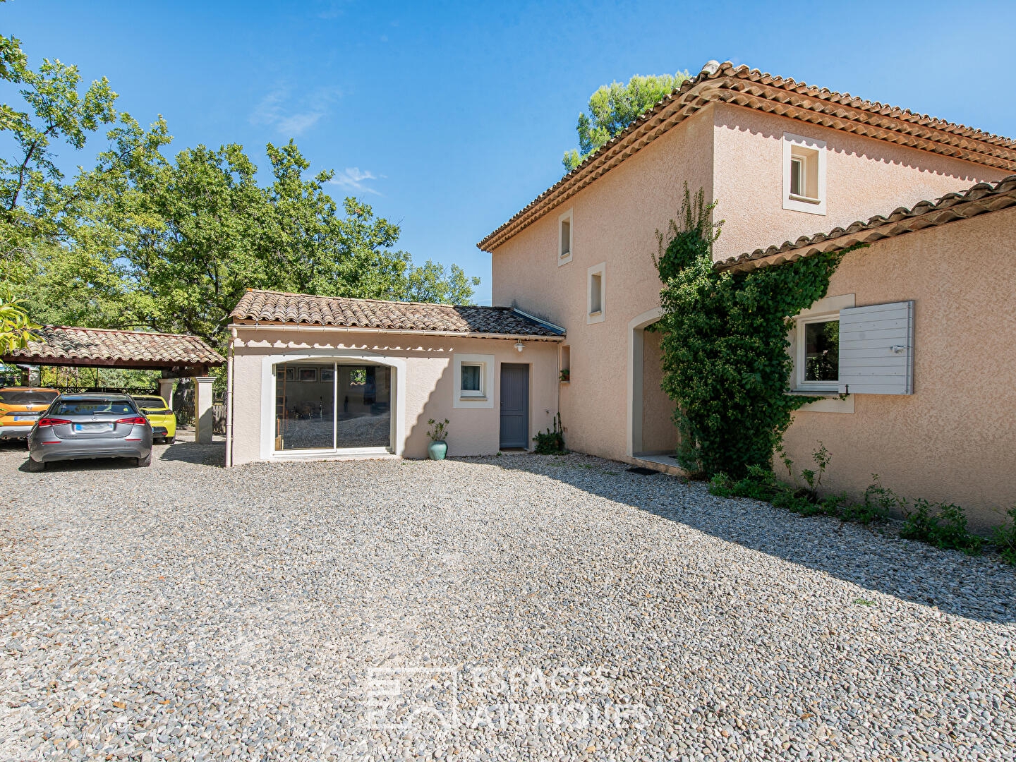 Maison à vendre - 9 pièces - 185m2 - Pierrevert (04860)
