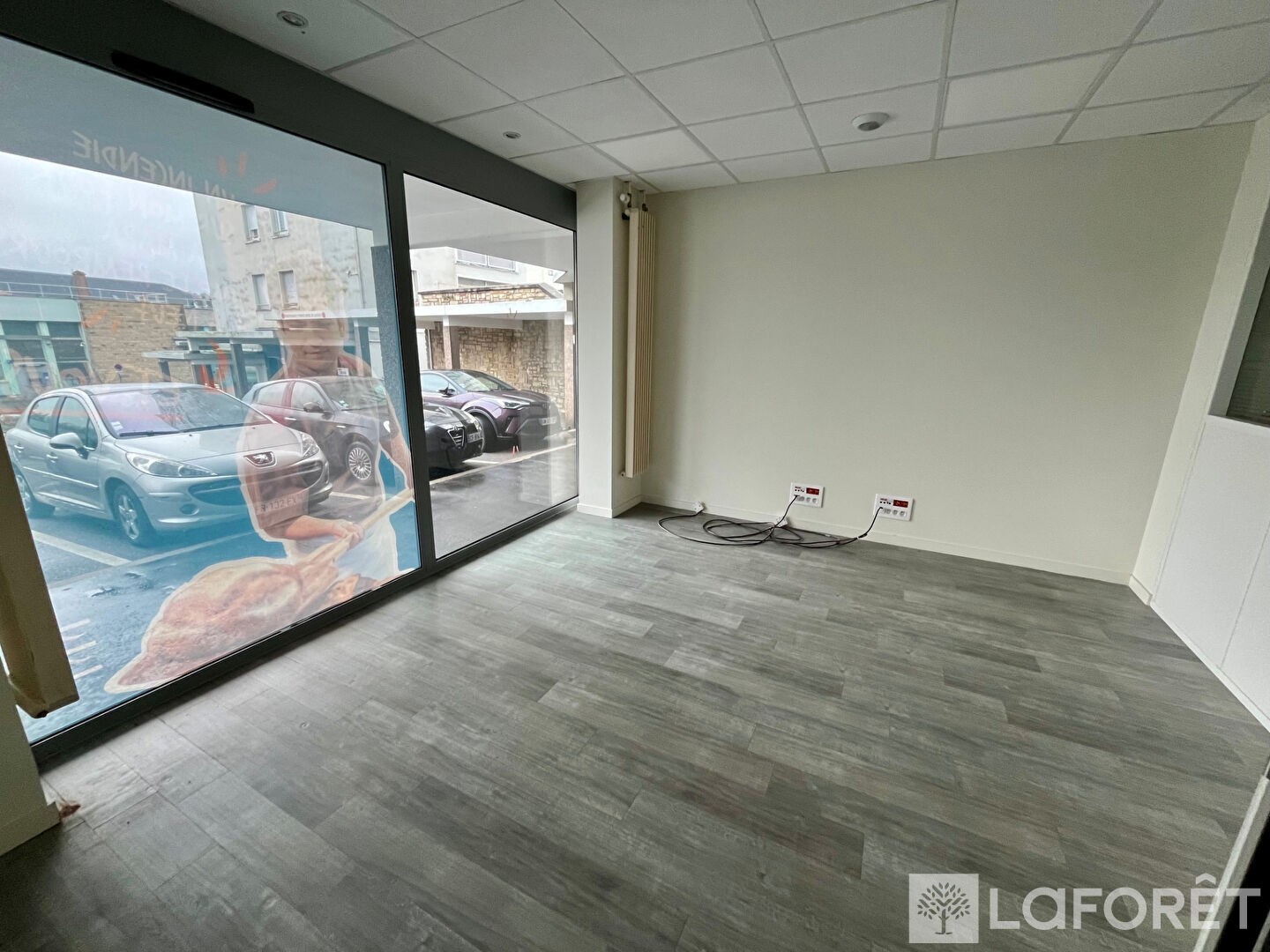 Local 126 m²