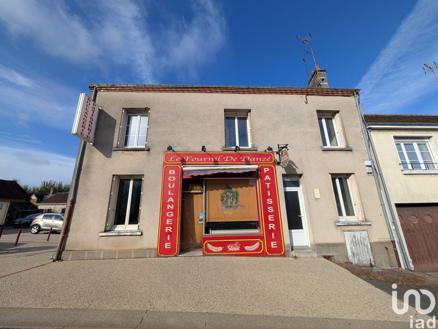 Immeuble commercial 334 m²