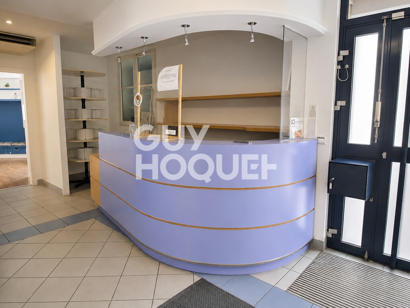 LOCAL COMMERCIAL AU COEUR DU VIEUX PUTEAUX