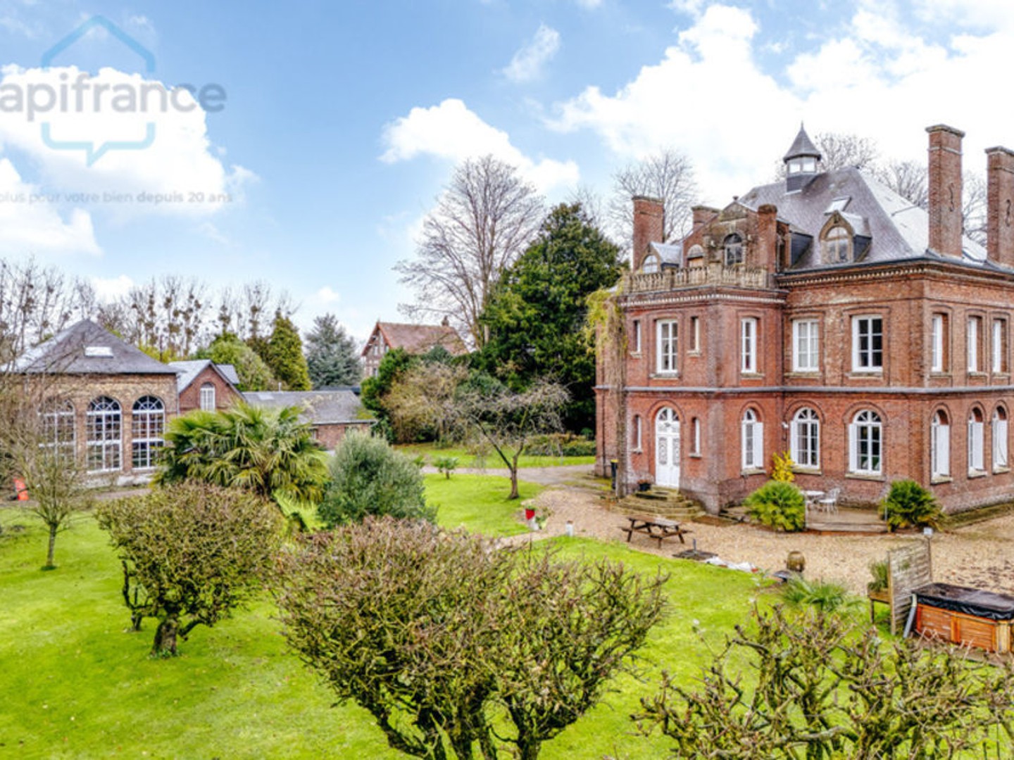 Maison 12 pièces 442 m²