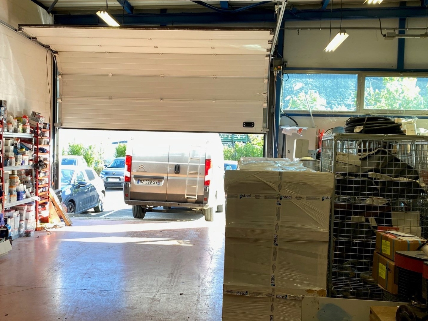 Local industriel 1820 m²