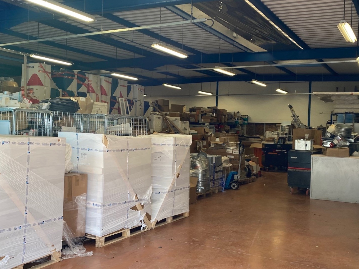Locaux à vendre - 1820m2 - Bezons (95870)