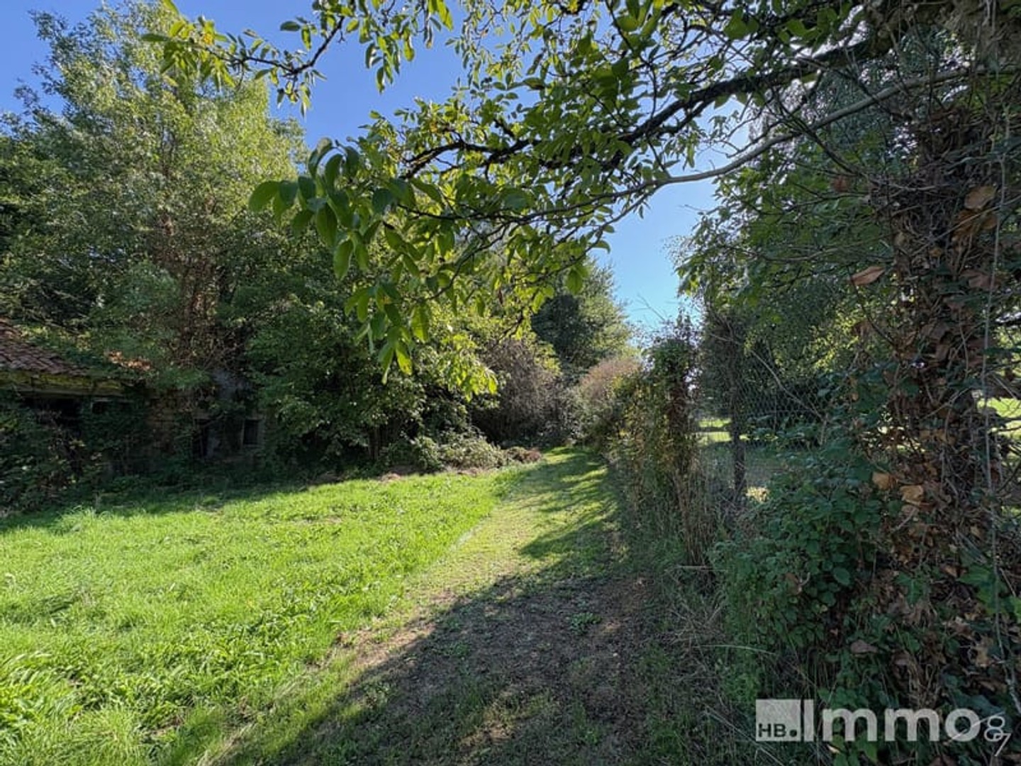 Terrain à vendre - 1288m2 - Nantiat (87140)