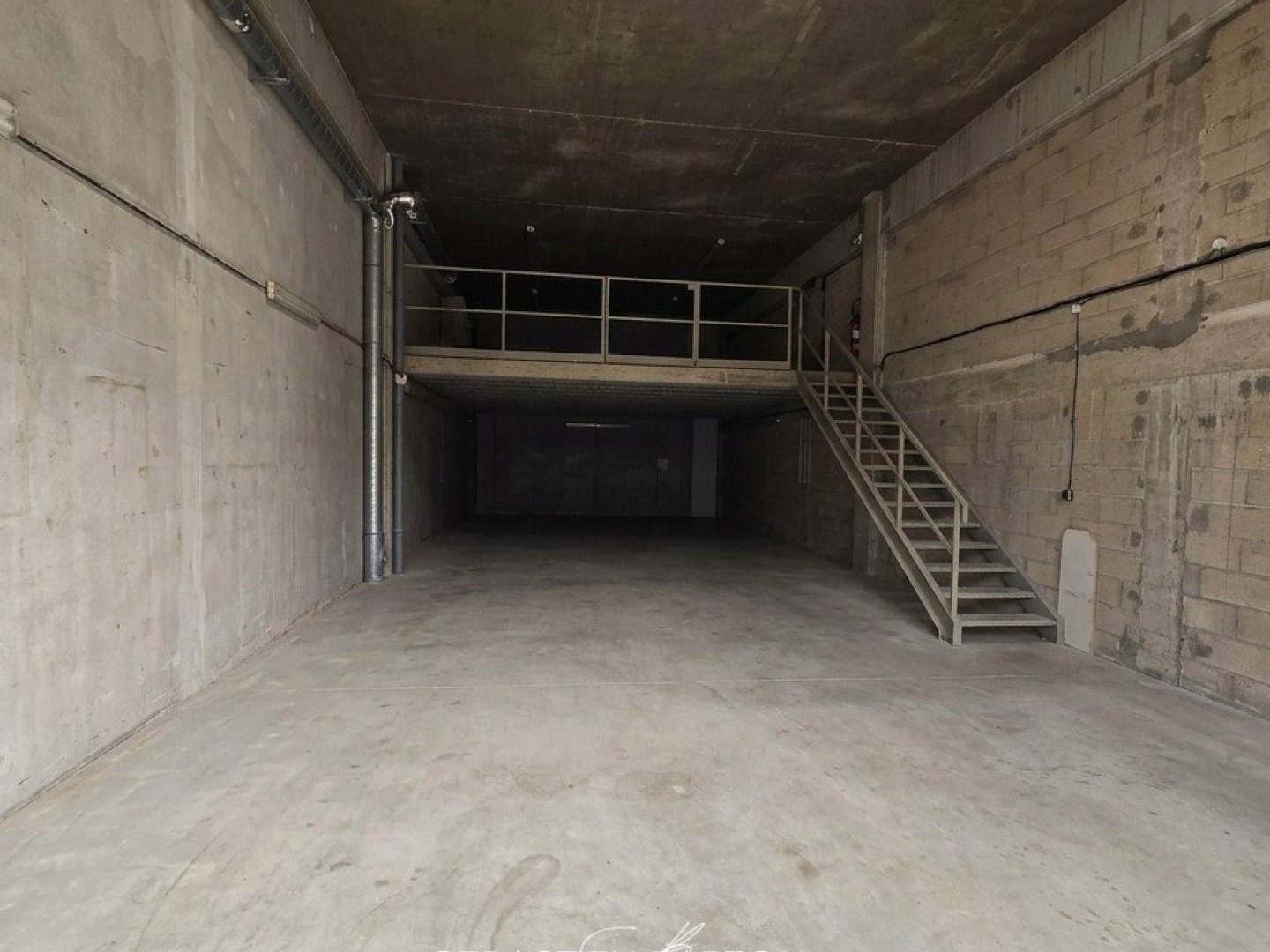 Locaux à vendre - 1 pièce - 146m2 - Porto-Vecchio (20137)
