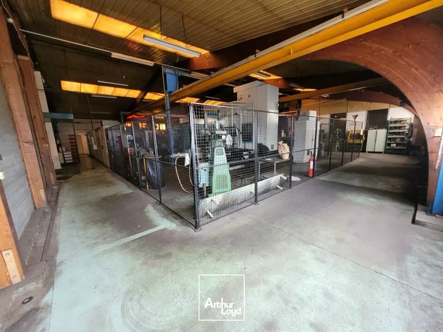 Locaux à vendre - 2425m2 - La Châtaigneraie (85120)