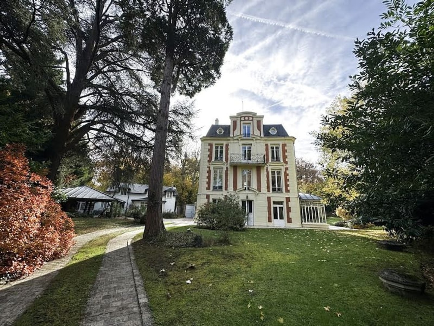 Maison 10 pièces 520 m²