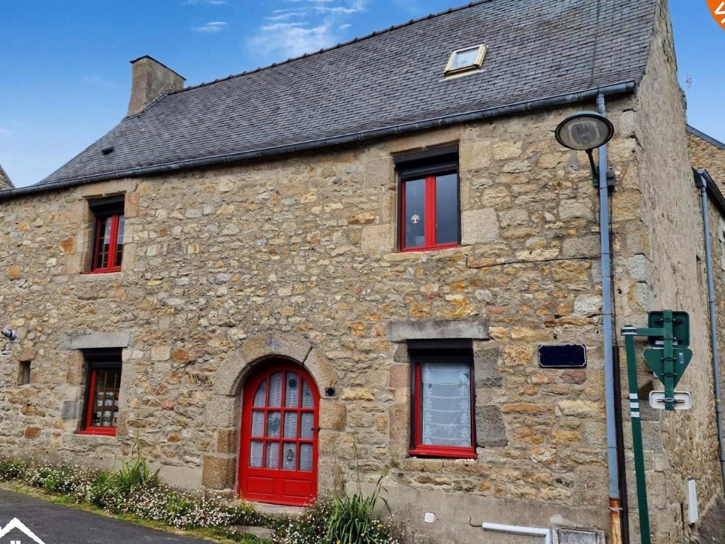 MAISON DE CARACTÈRE ENTRE CENTRE VILLE ET MER