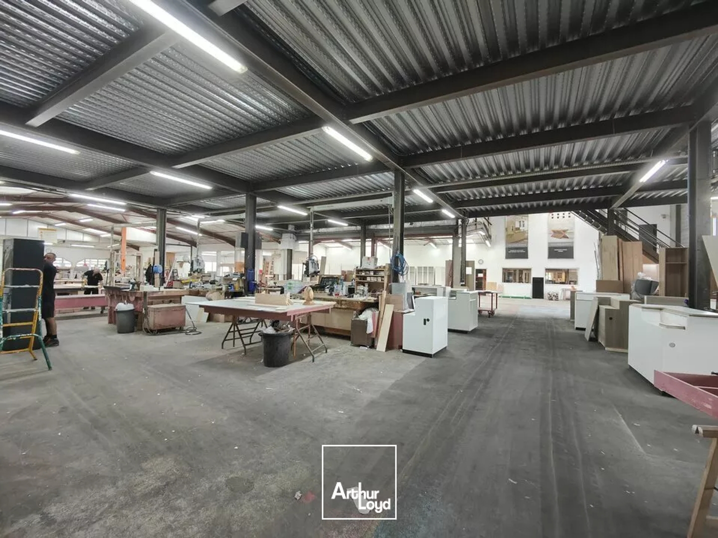 Locaux à vendre - 2800m2 - Chasseneuil-Du-Po... (86360)