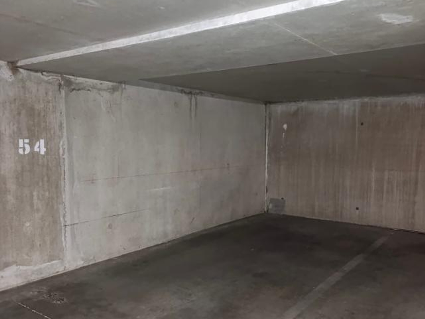 Parking / garage / box à vendre - Vénissieux (69200)