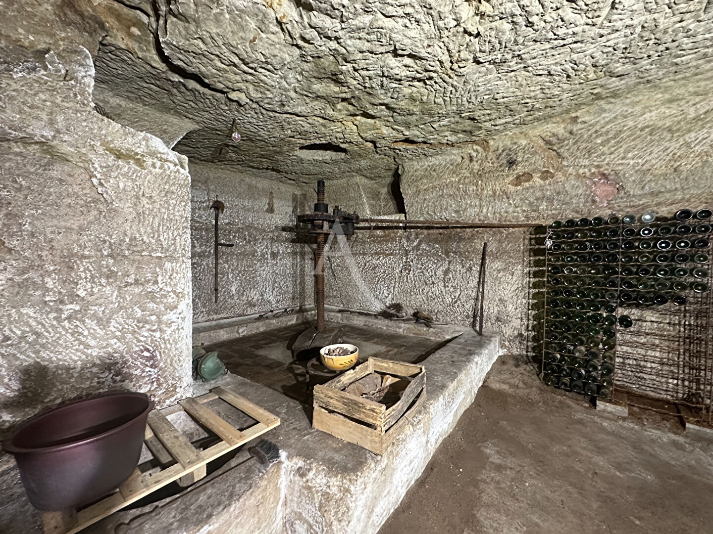 Parking / garage / box à vendre - 122m2 - Amboise (37400)