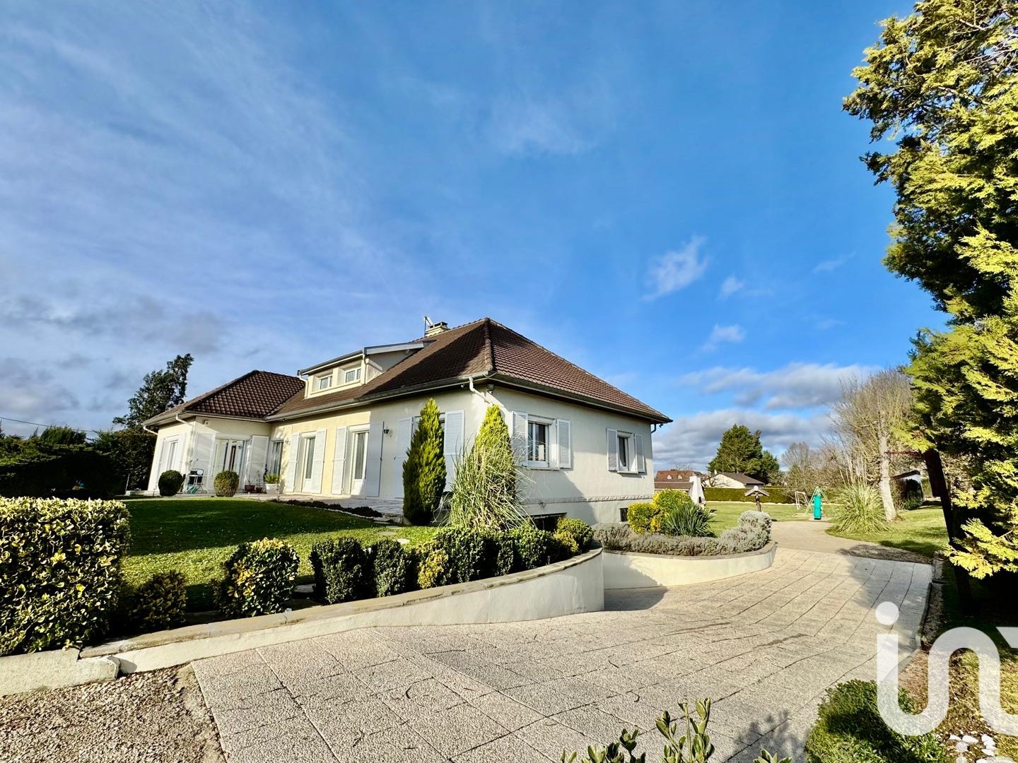 Maison 7 pièces 217 m²
