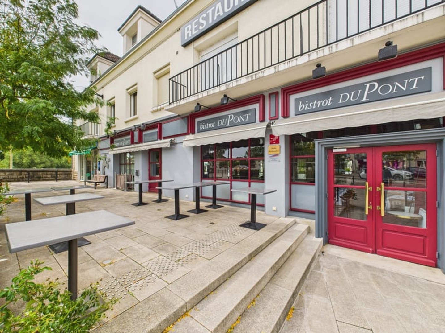 Local commercial 180 m²