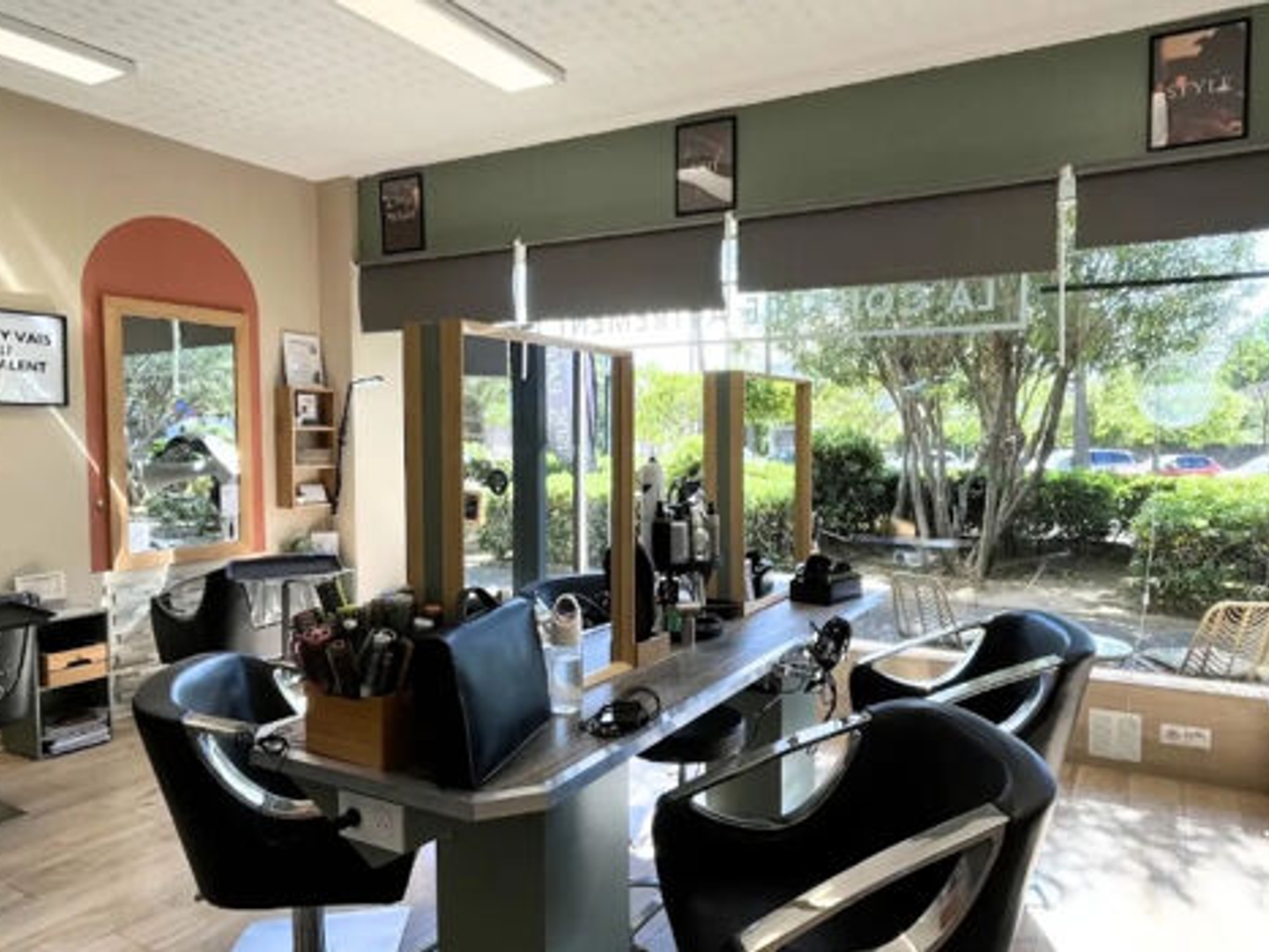 Locaux à vendre - 3 pièces - 40m2 - Hyères (83400)