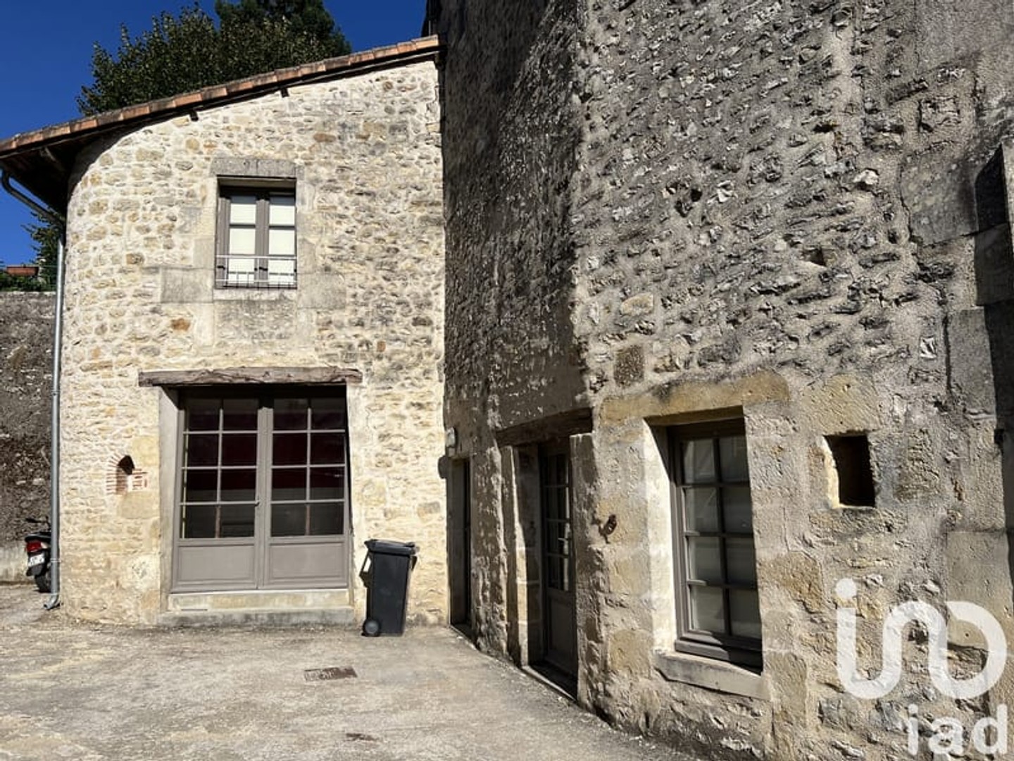 Maison avec appartements 331 m²