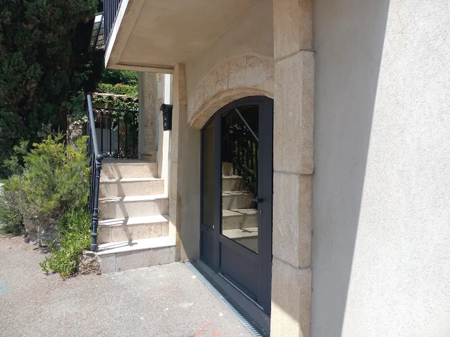 Maison à vendre - 2 pièces - 155m2 - Grans (13450)