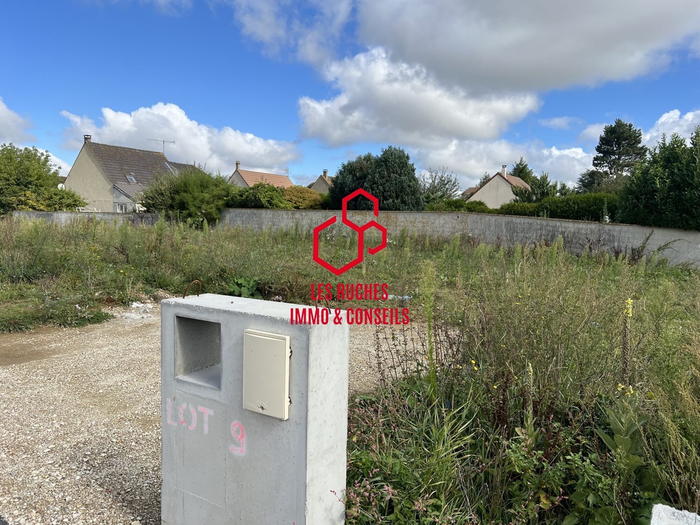 Terrain 585 m²