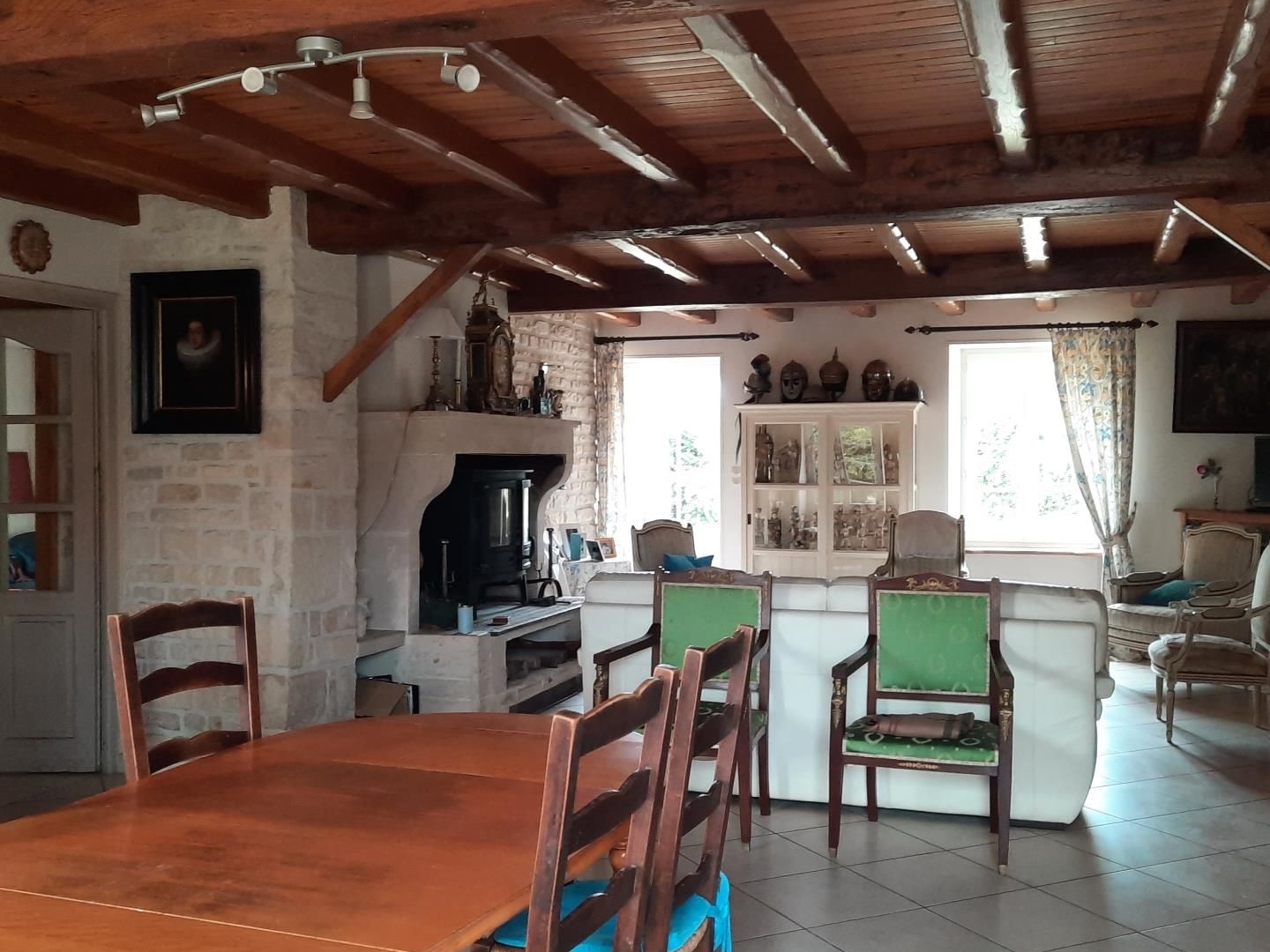 Maison à vendre - 7 pièces - 396m2 - Paizay-Le-Chapt (79170)