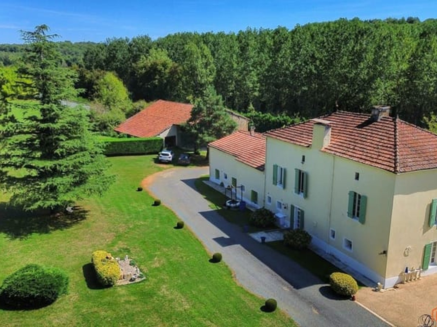 Maison à vendre - 12 pièces - 263m2 - Blanquefort-Sur-B... (47500)