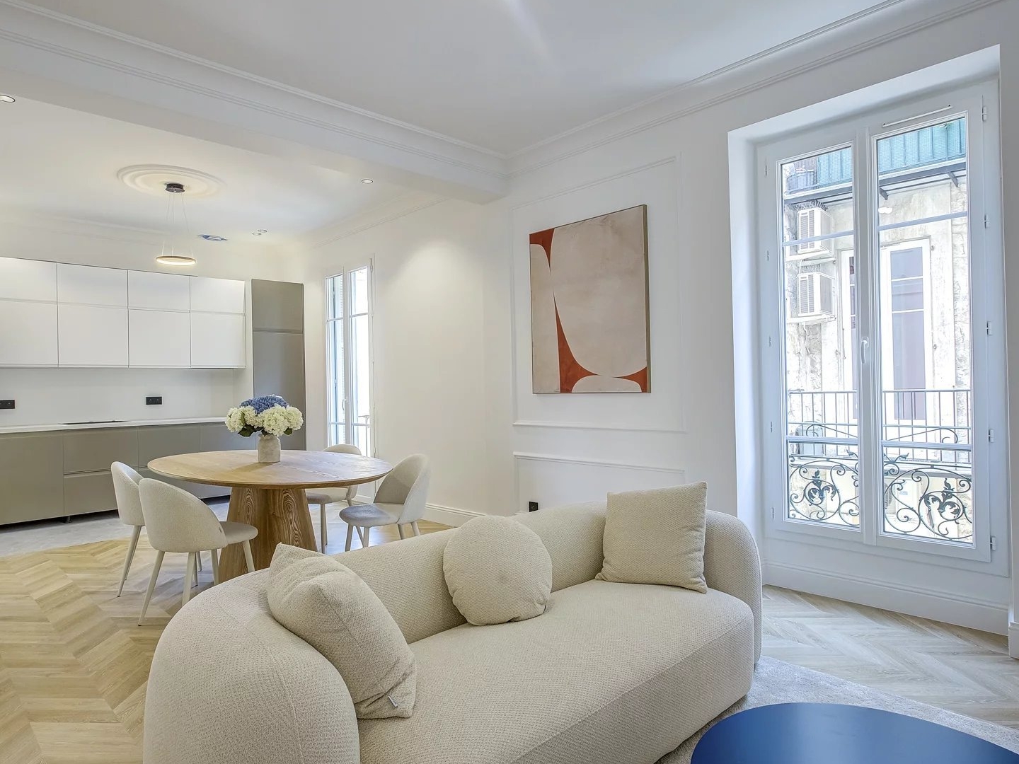 NICE CARRÉ D'OR - SUPERBE 3 PIÈCES ENTIÈREMENT RENOVÉ