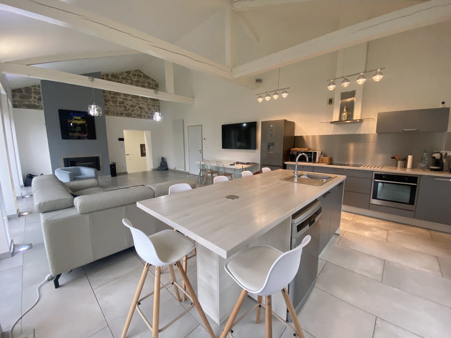 MAISON DE CARACTERE DE 216 M2 SUR 1400M2 DE TERRAIN CONSTRUCTIBLE