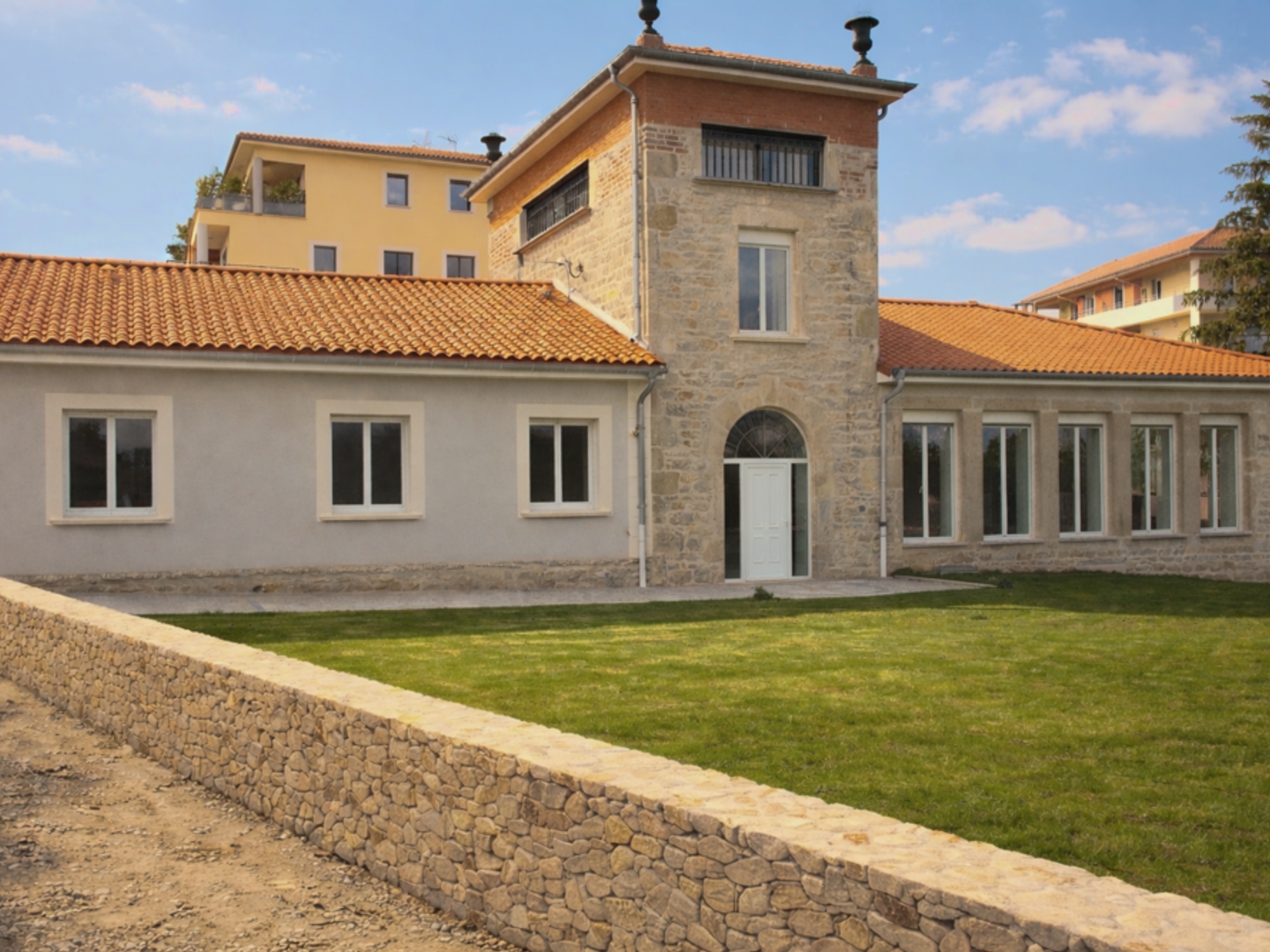 Maison à vendre - 8 pièces - 216m2 - Montbrison (42600)
