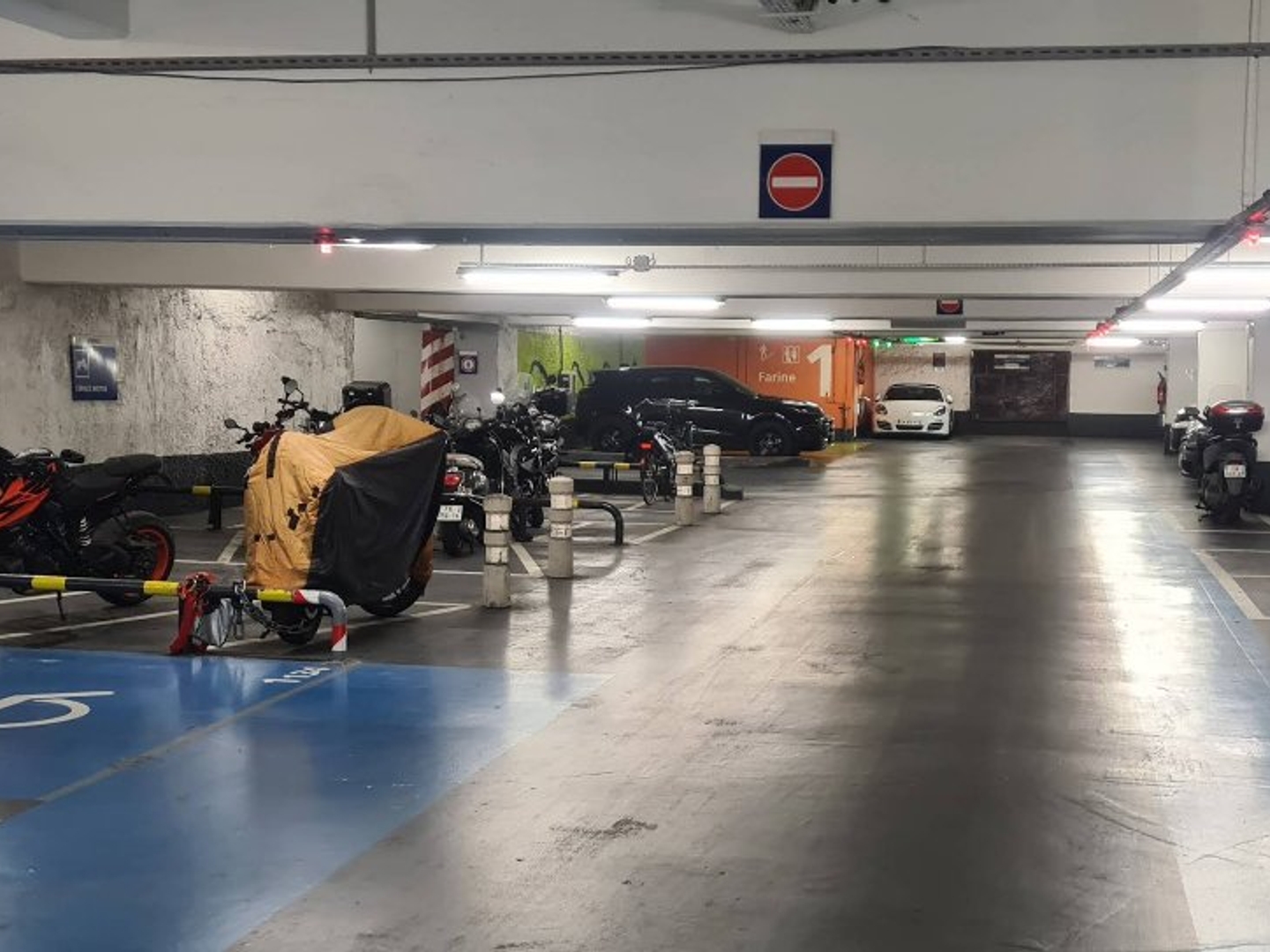 Parking / garage / box à vendre - 13m2 - Versailles (78000)