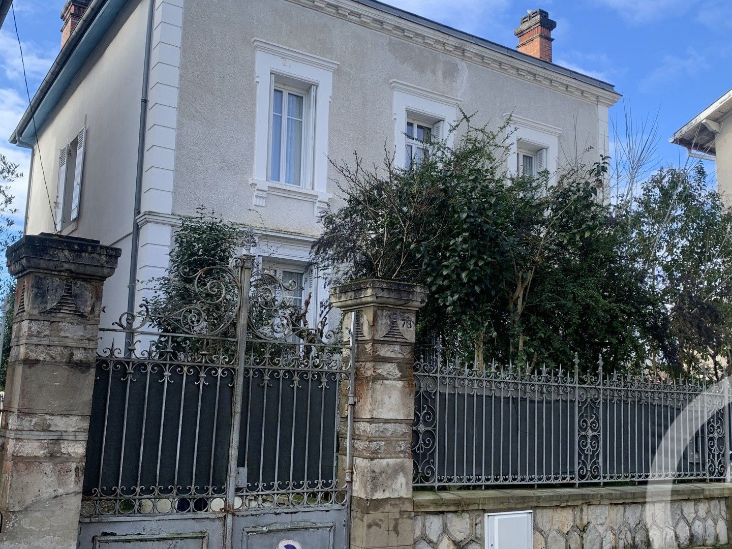 Maison 10 pièces 232 m²