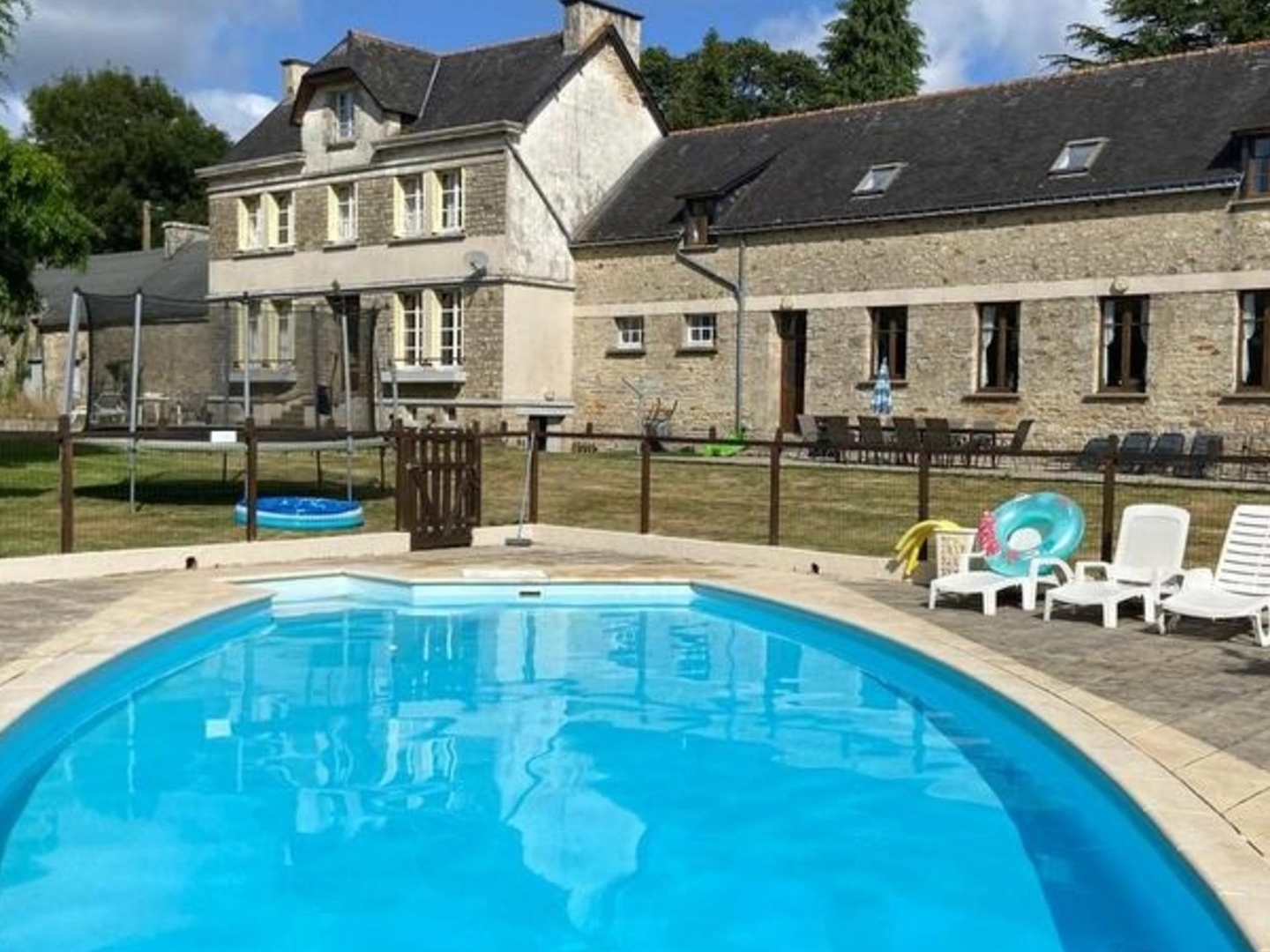 Maison à vendre - 17 pièces - 370m2 - Pluméliau-Bieuzy (56930)