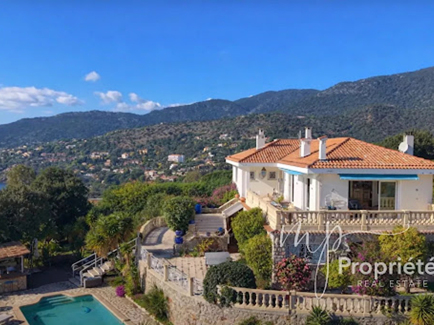 Maison à vendre - 9 pièces - 255m2 - Rayol-Canadel-Sur... (83820)