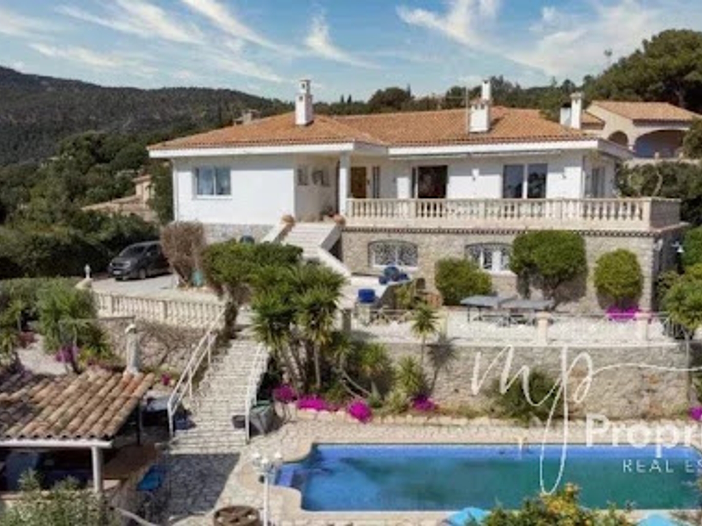 Maison à vendre - 9 pièces - 255m2 - Rayol-Canadel-Sur... (83820)