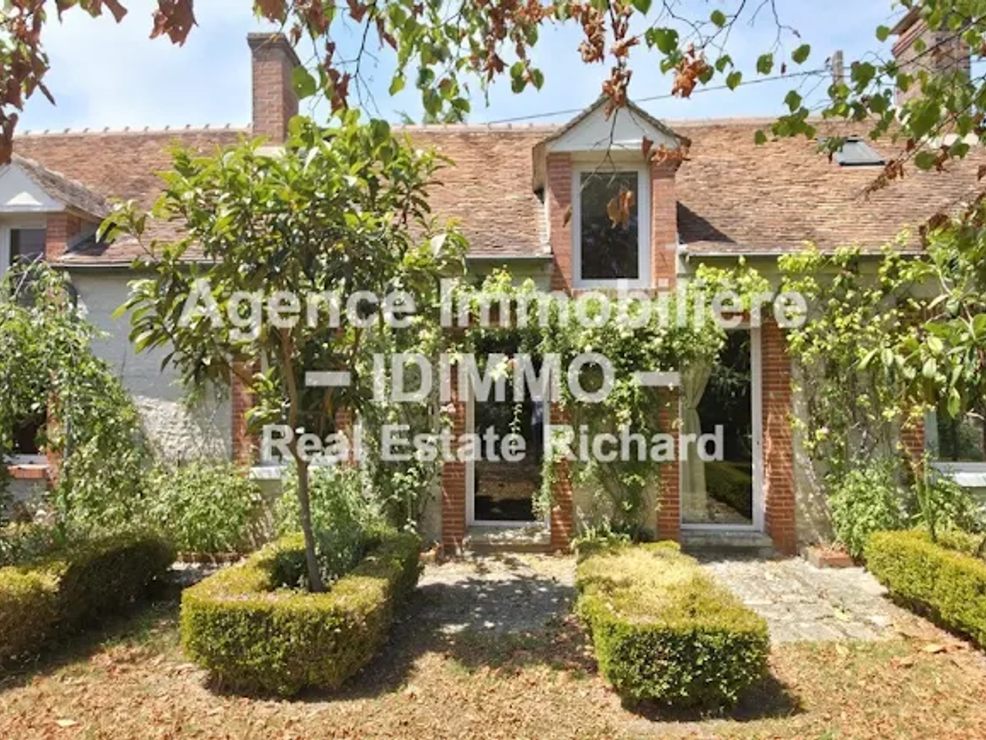 Maison à vendre - 9 pièces - 202m2 - Beaumont-Du-Gâtinais (77890)