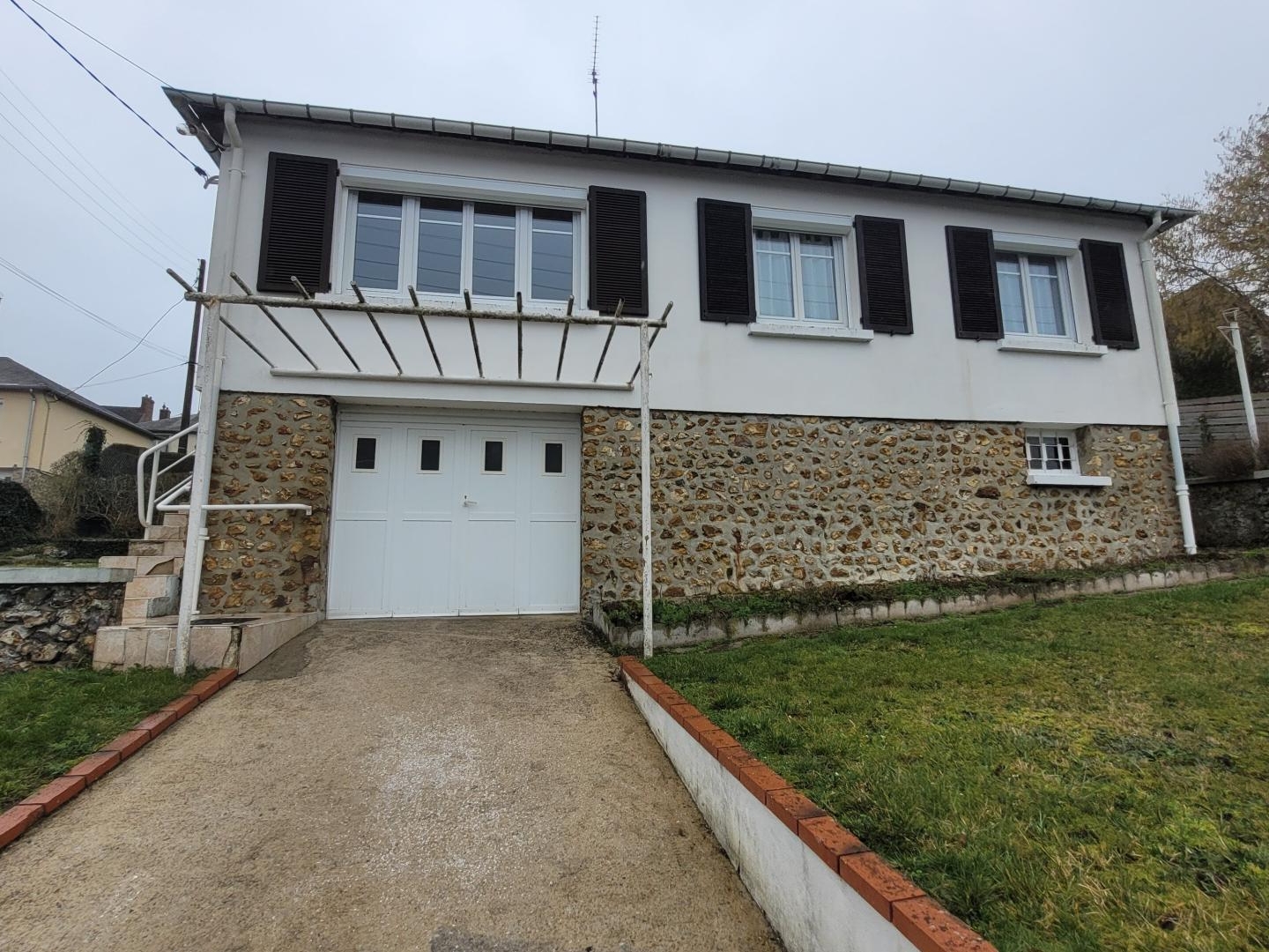 Pavillon 63 m2 avec 2 chambres et un bureau, séjour lumineux